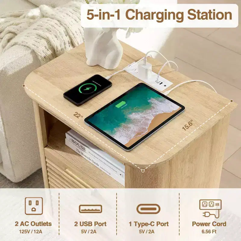 Table de chevet cannelée avec station de recharge intégrée - 2 tiroirs, étagère ouverte, ports USB et Type-C