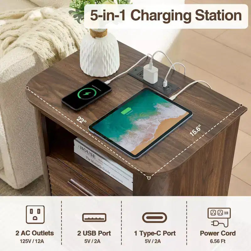 Table de chevet cannelée avec station de recharge intégrée - 2 tiroirs, étagère ouverte, ports USB et Type-C