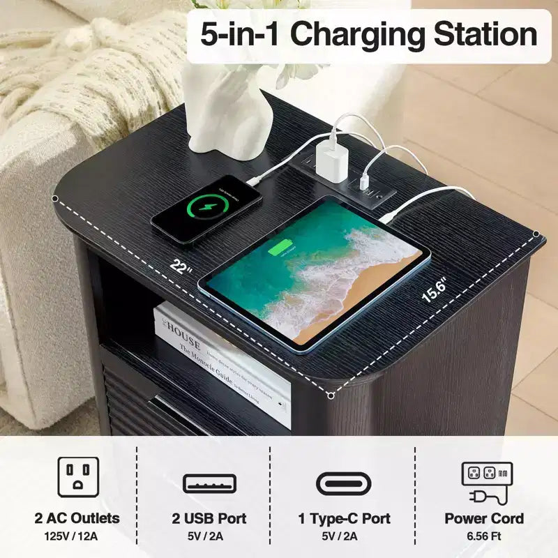 Table de chevet cannelée avec station de recharge intégrée - 2 tiroirs, étagère ouverte, ports USB et Type-C